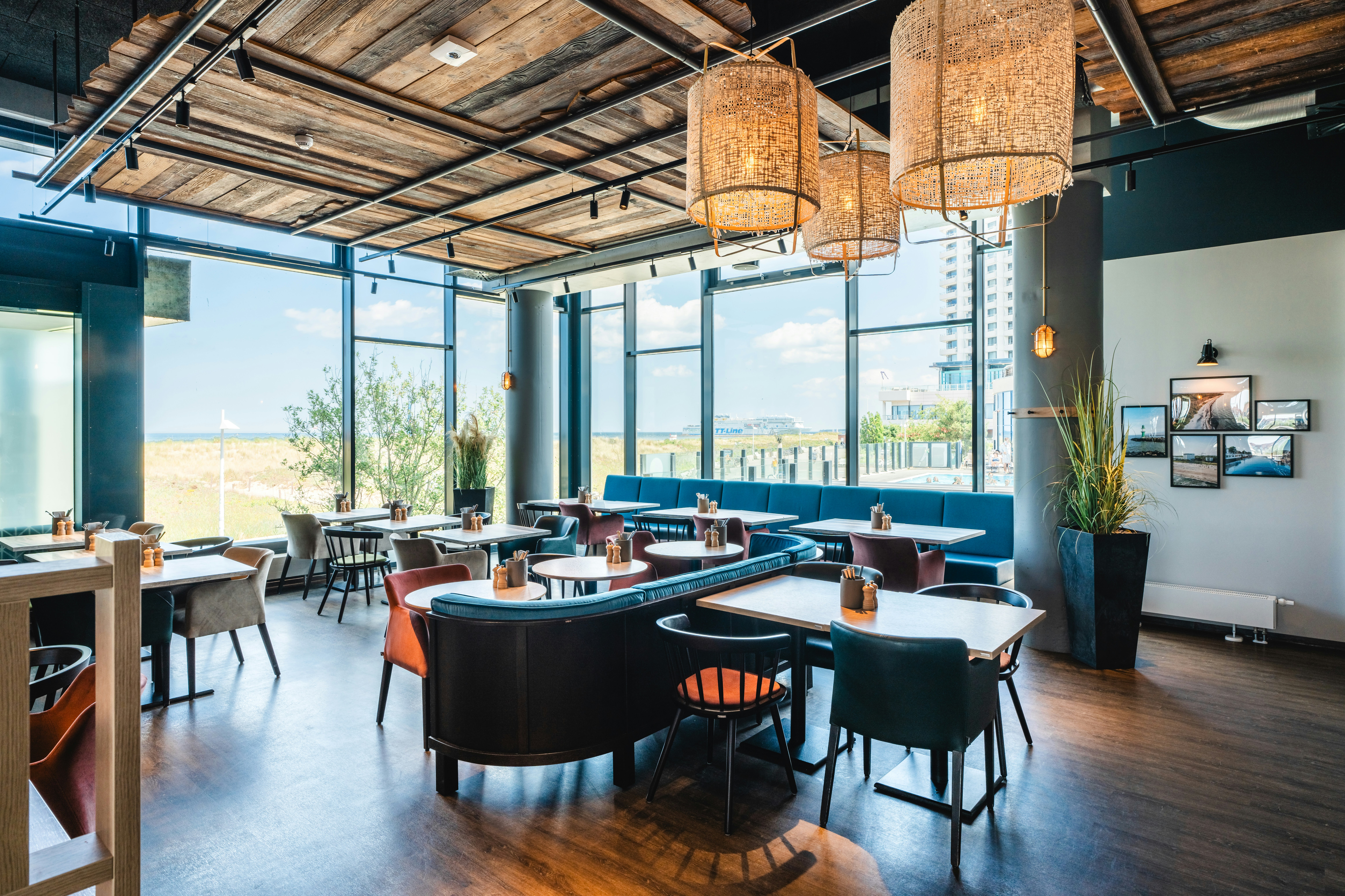 a-ja Warnemuende. Das Resort 42/56
