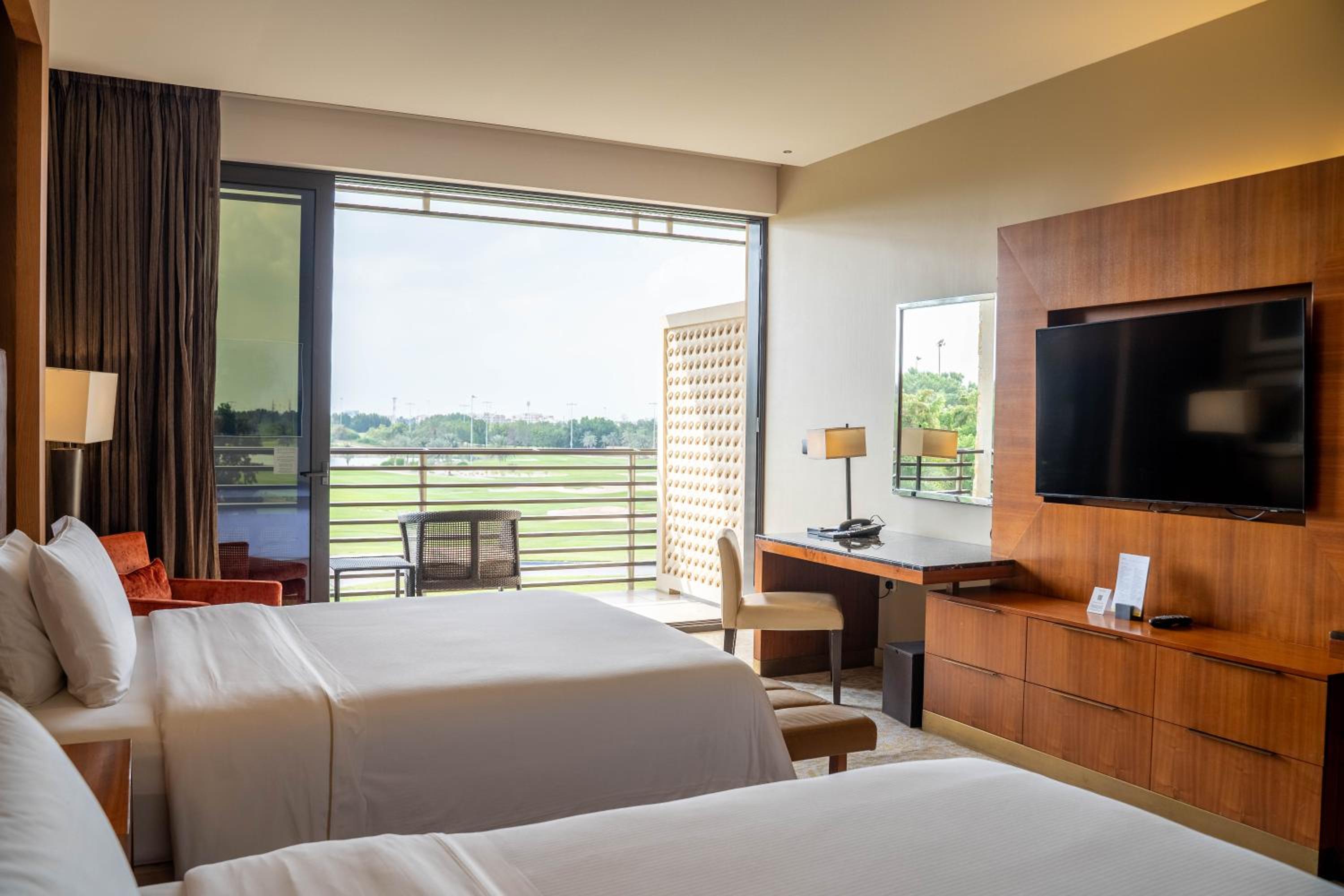 Superior, 2 Queen Beds, Golf Course View, Balcony