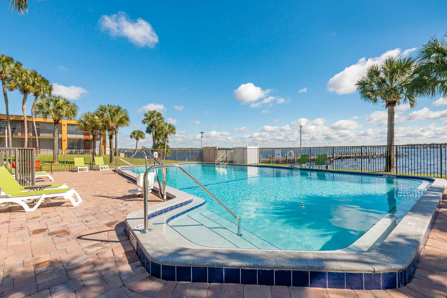 Quality Inn & Suites Palatka Riverfront 20/47