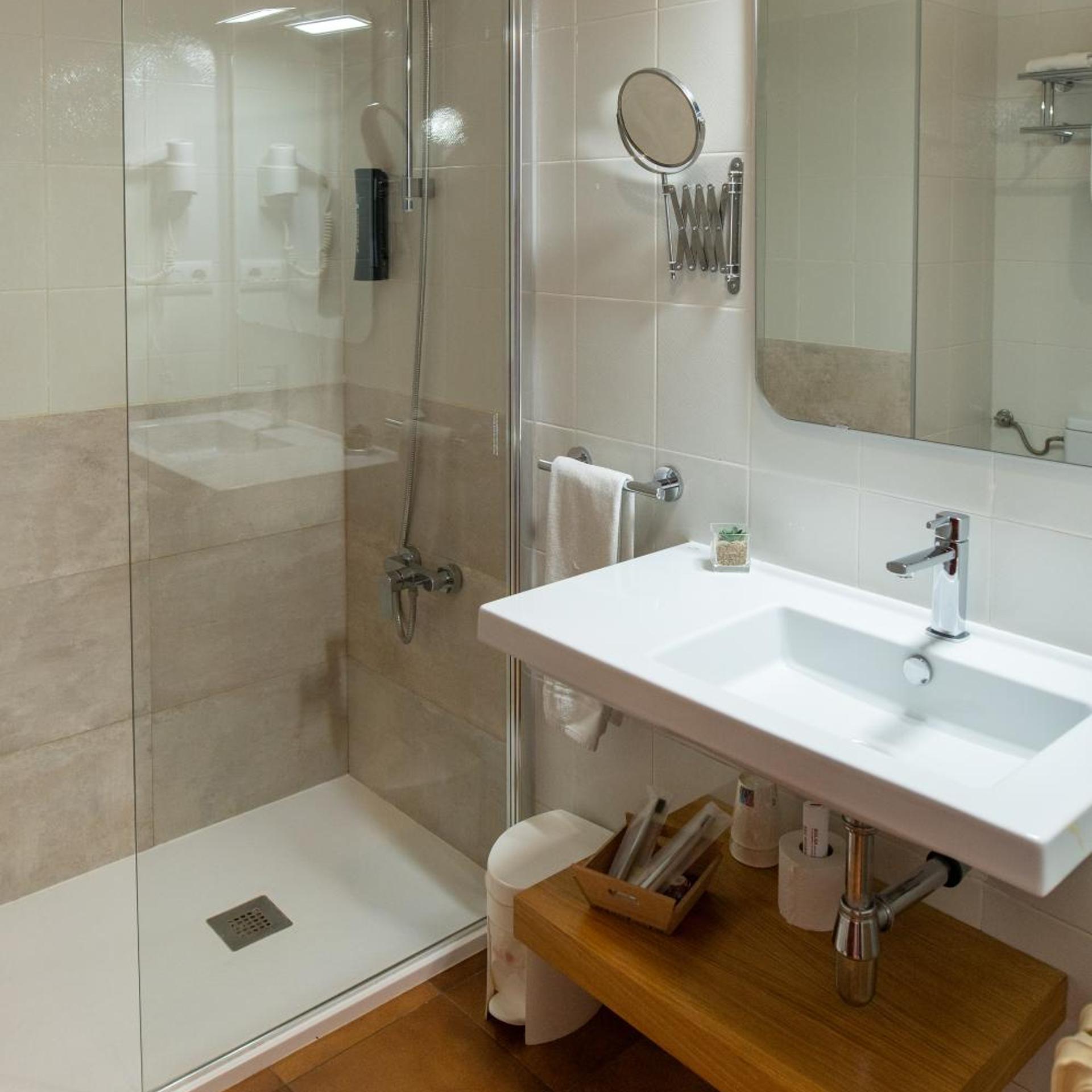 Hotel Rey Don Jaime 53/55