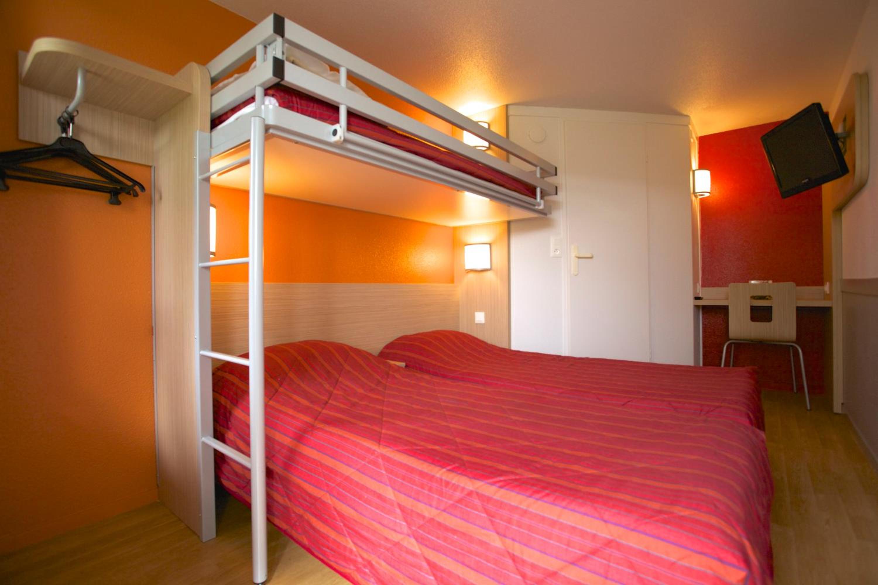 Room, Triple, 1 Double and 1 Single Bed