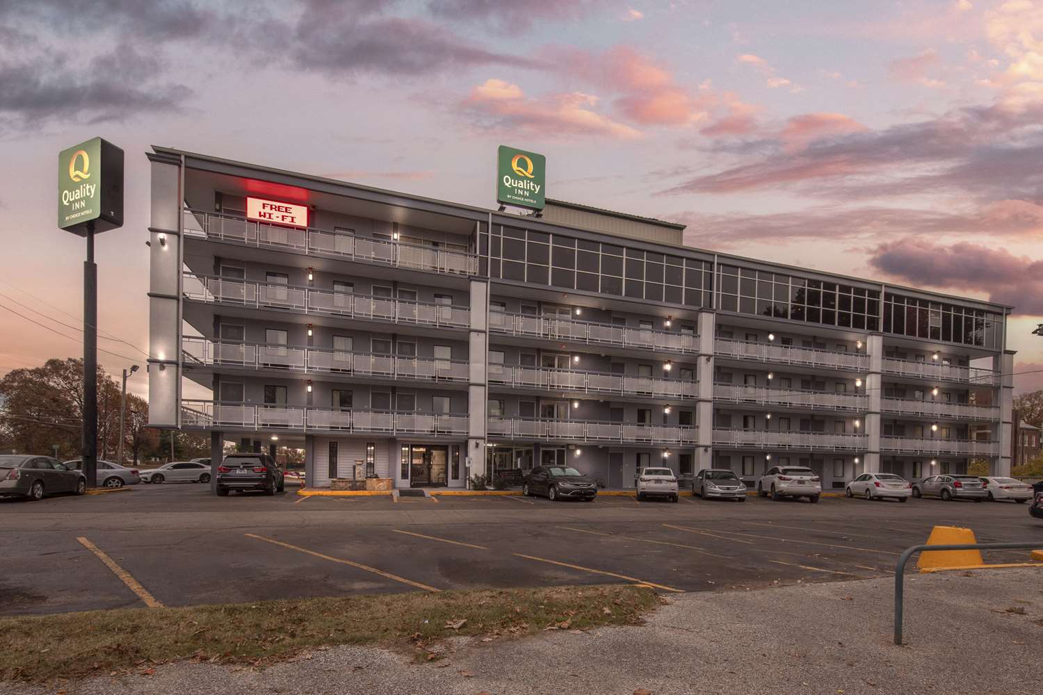 Downtown Inn & Studio Suites 23/23