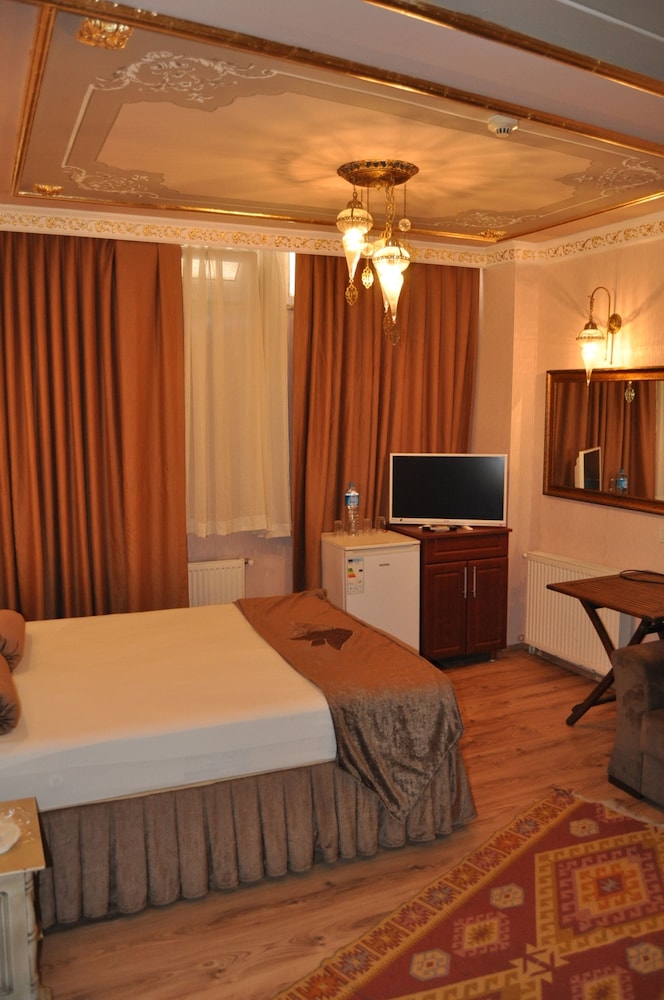 Kaftan Hotel 12/75