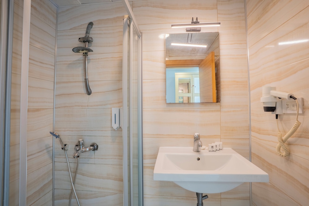 Dragut Point North Hotel 48/49