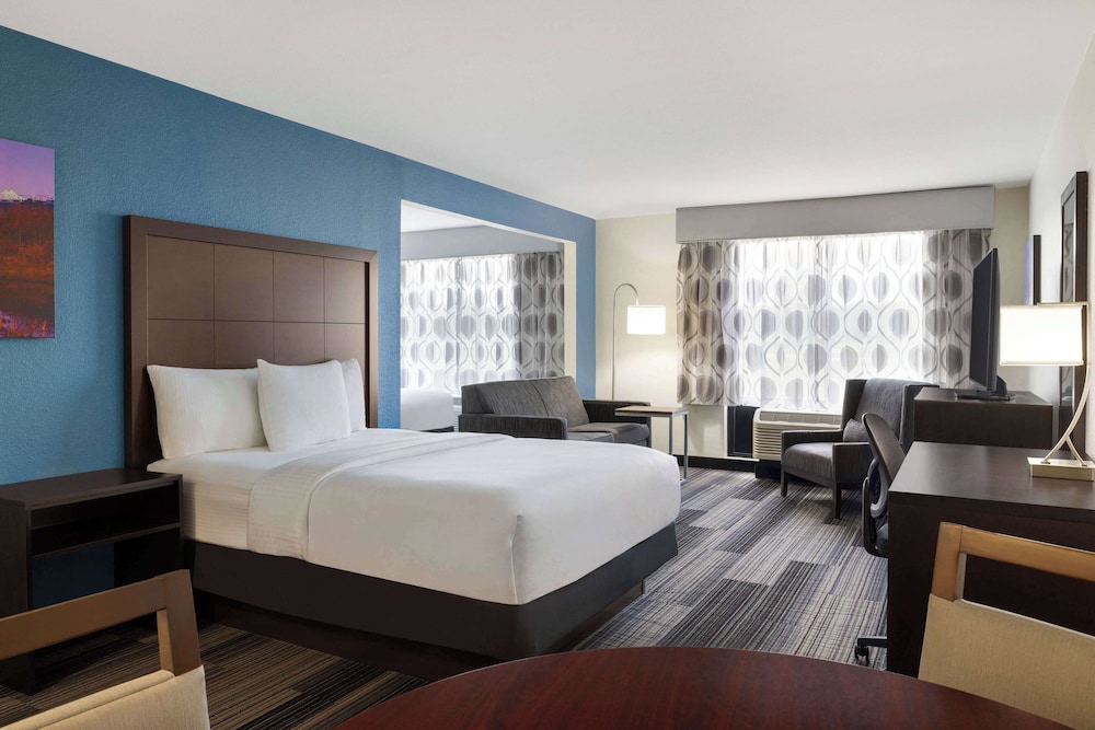 FAMILY SUITE, DELUXE, MULTIPLE BEDS
