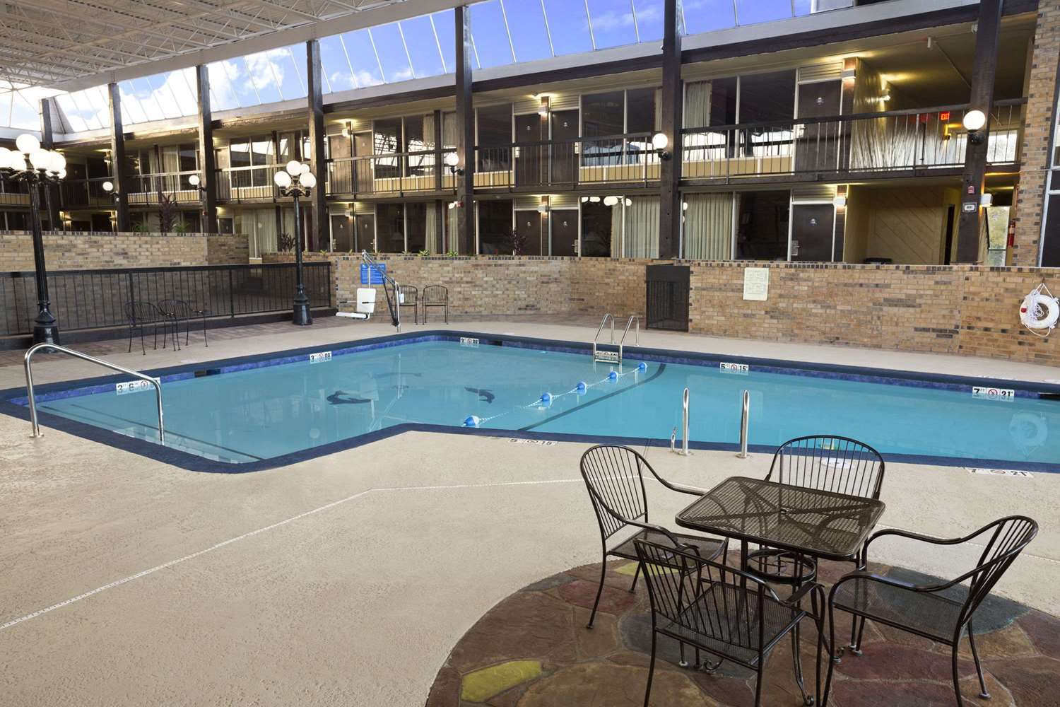 Days Inn by Wyndham Henryetta 10/26