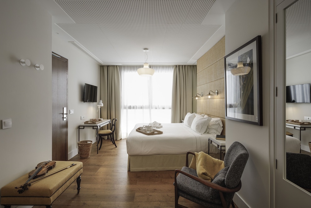 Amadeus Hotel Sevilla 23/87