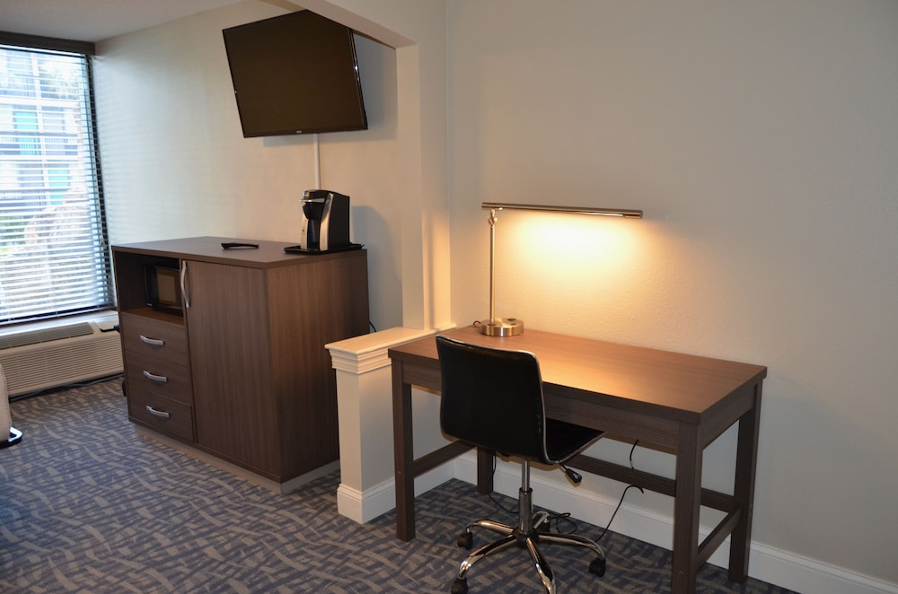 Opal Hotel and Suites 40/50