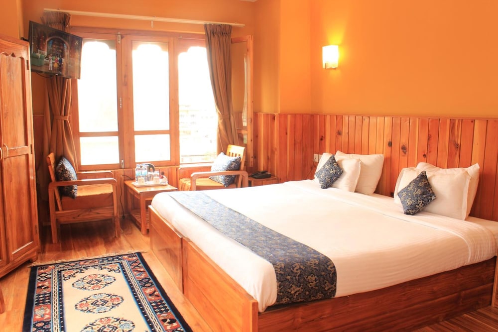 Hotel Khamsum 7/32