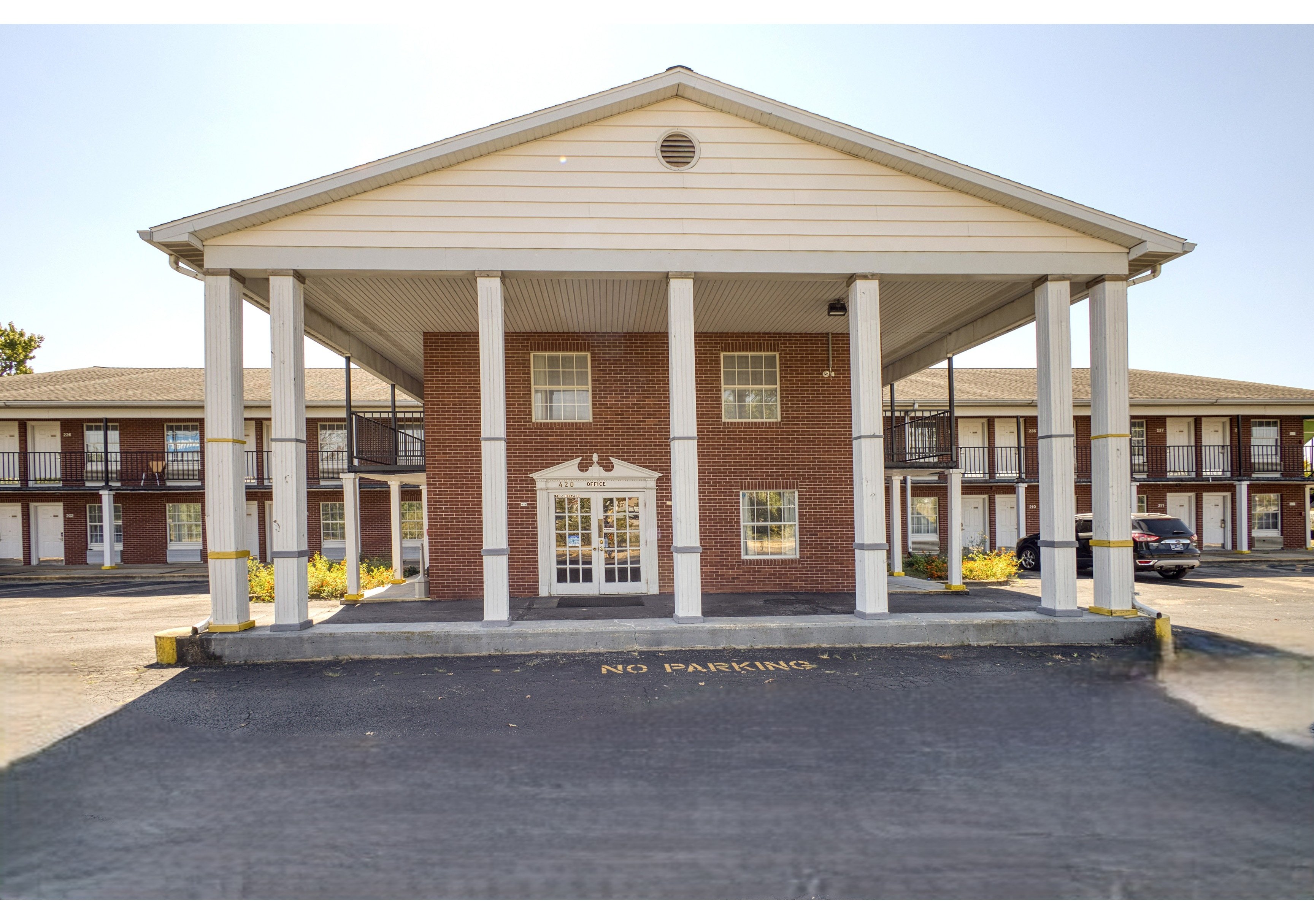Economy Inn and Suites 51/68