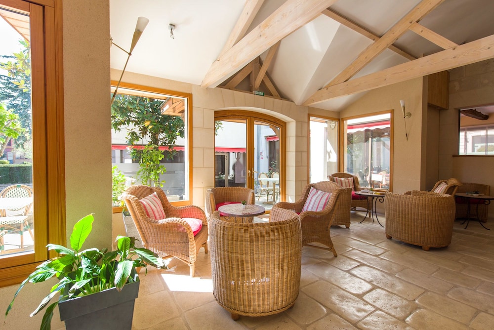 Hotel Val De Loire 33/41