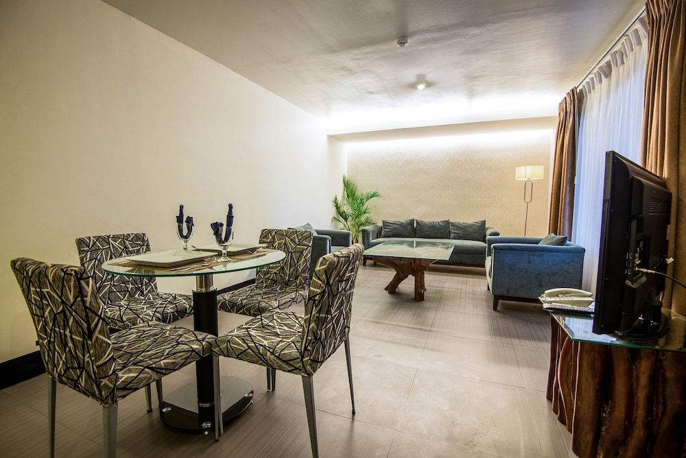 Ariana Hotel 40/61