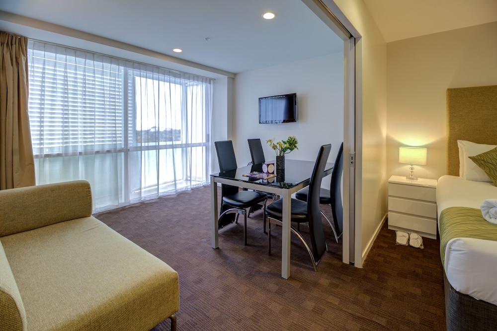 The Quadrant Hotel and Suites 61/70