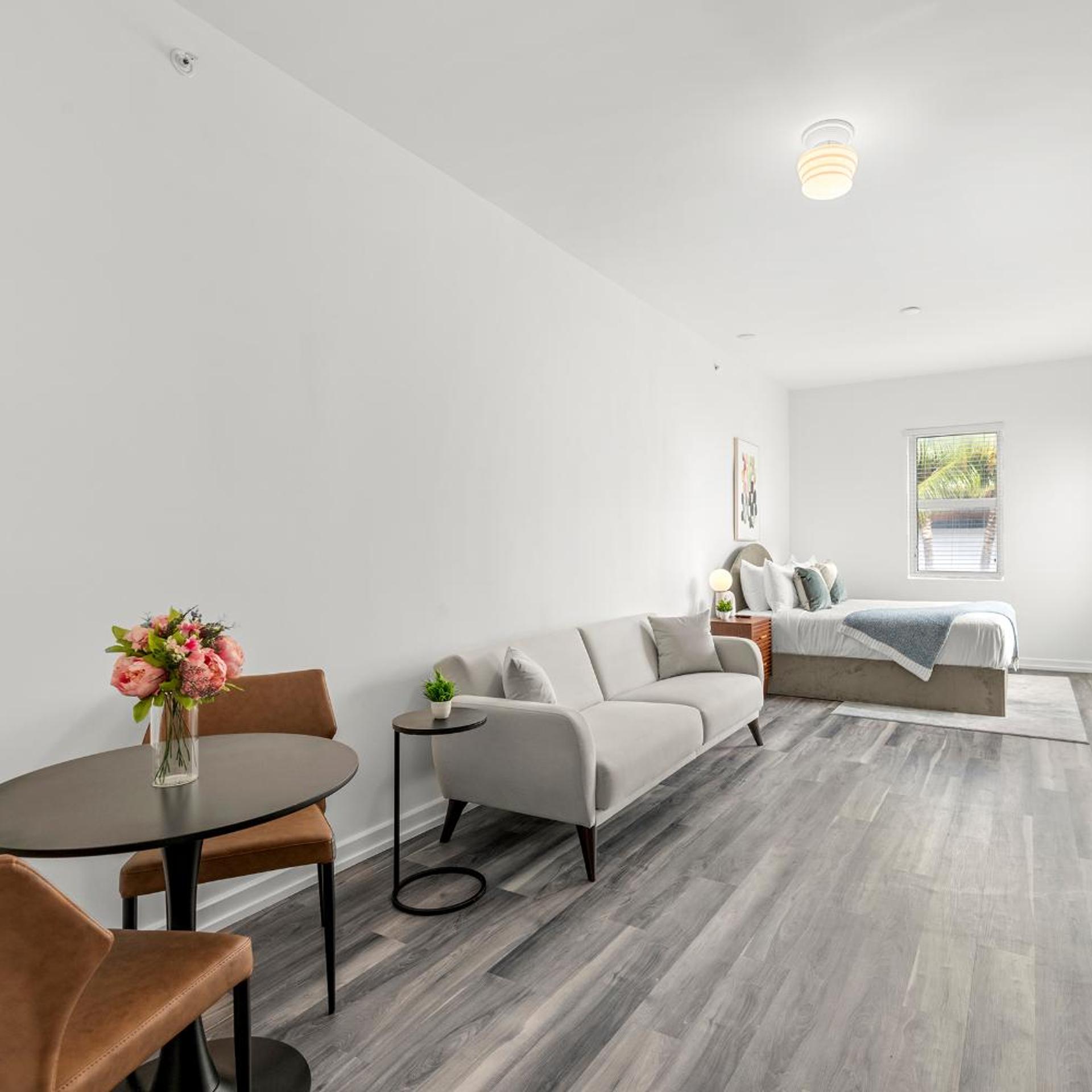 Bluebird Suites at The Apex Miami 36/50