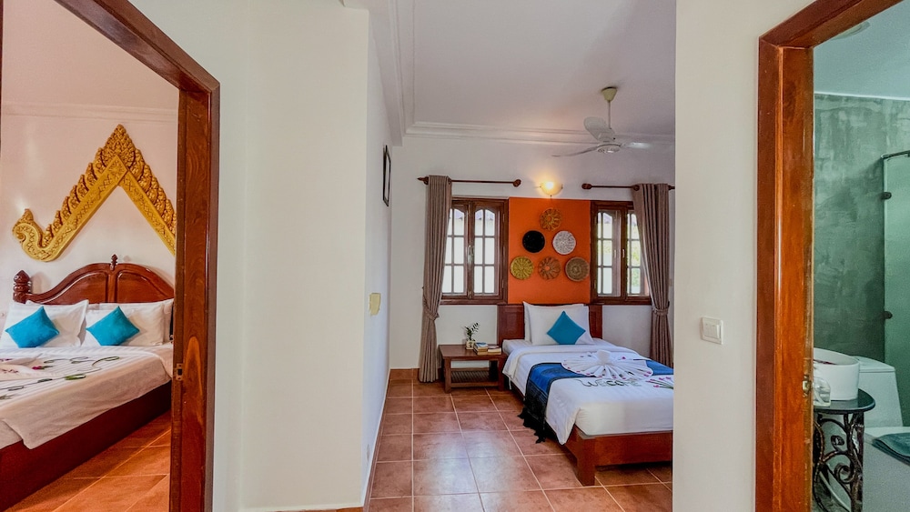 CONNECTING, FAMILY, POOL VIEW, BALCONY