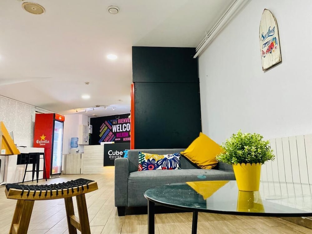 Mellow Youth Hostel 76/100