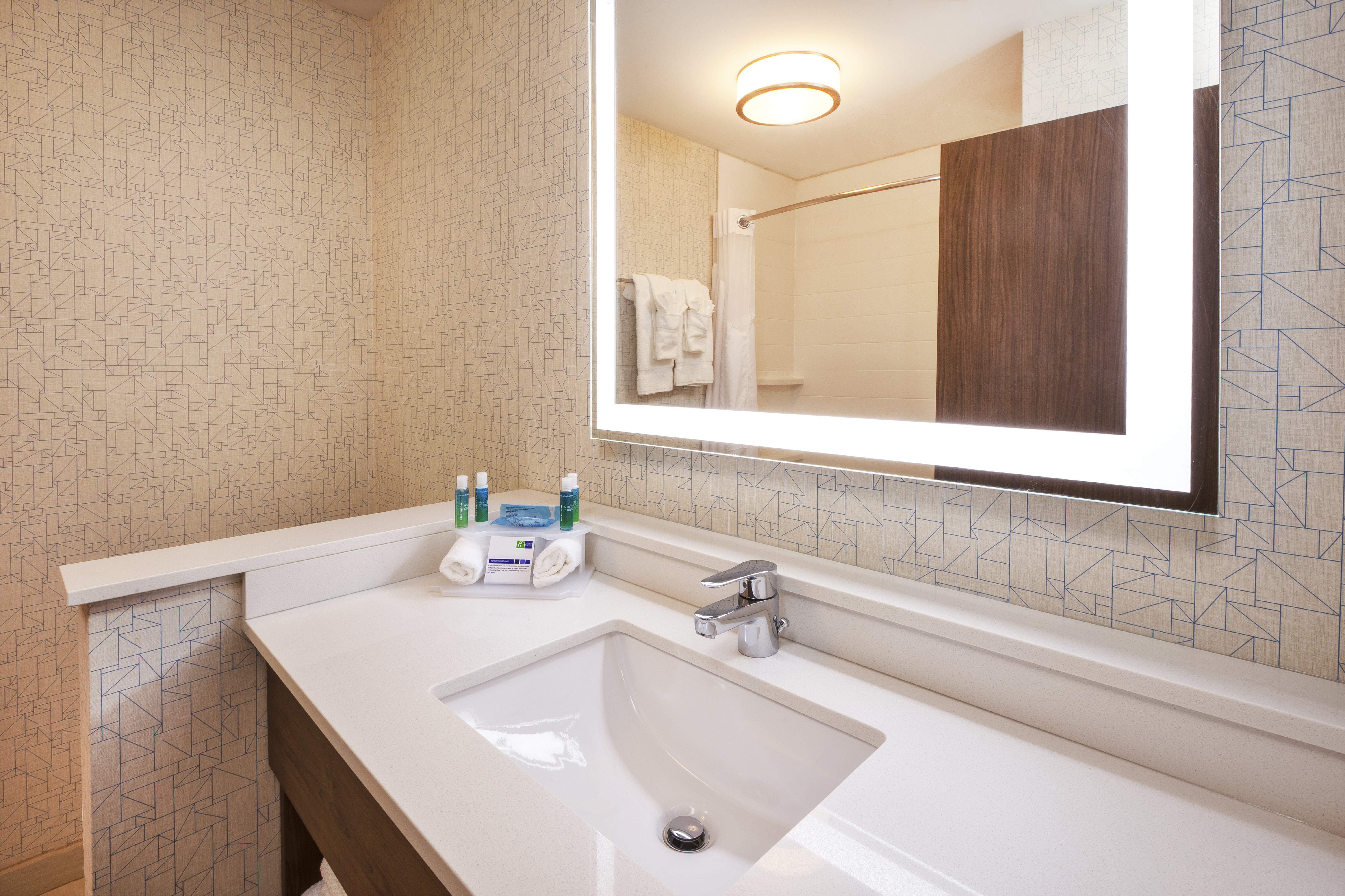 Holiday Inn Express Suites New Castle 61/62