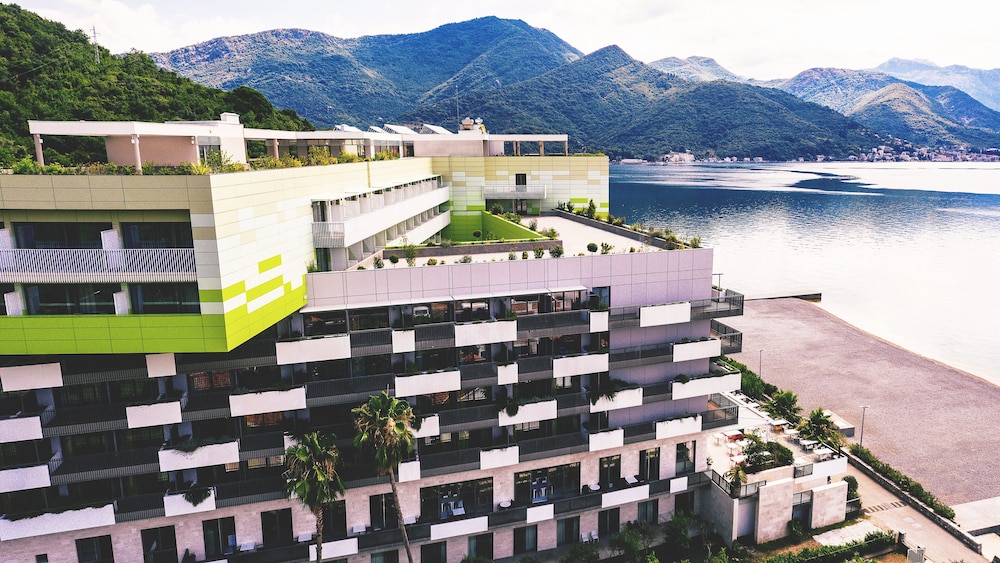 Carine Hotel Park in BIJELA