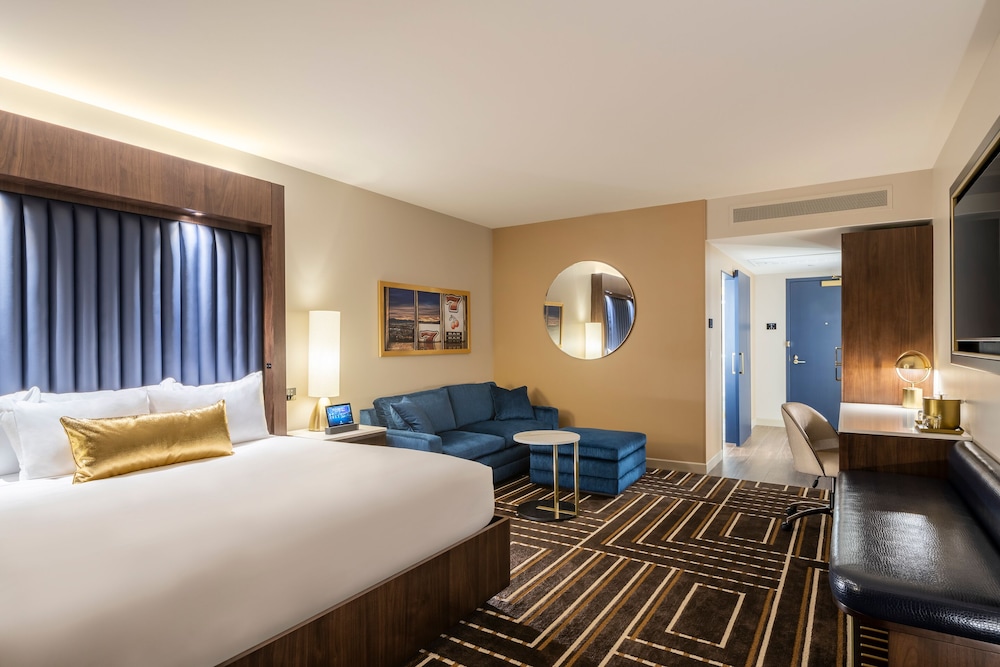 Circa Resort and Casino 11/57