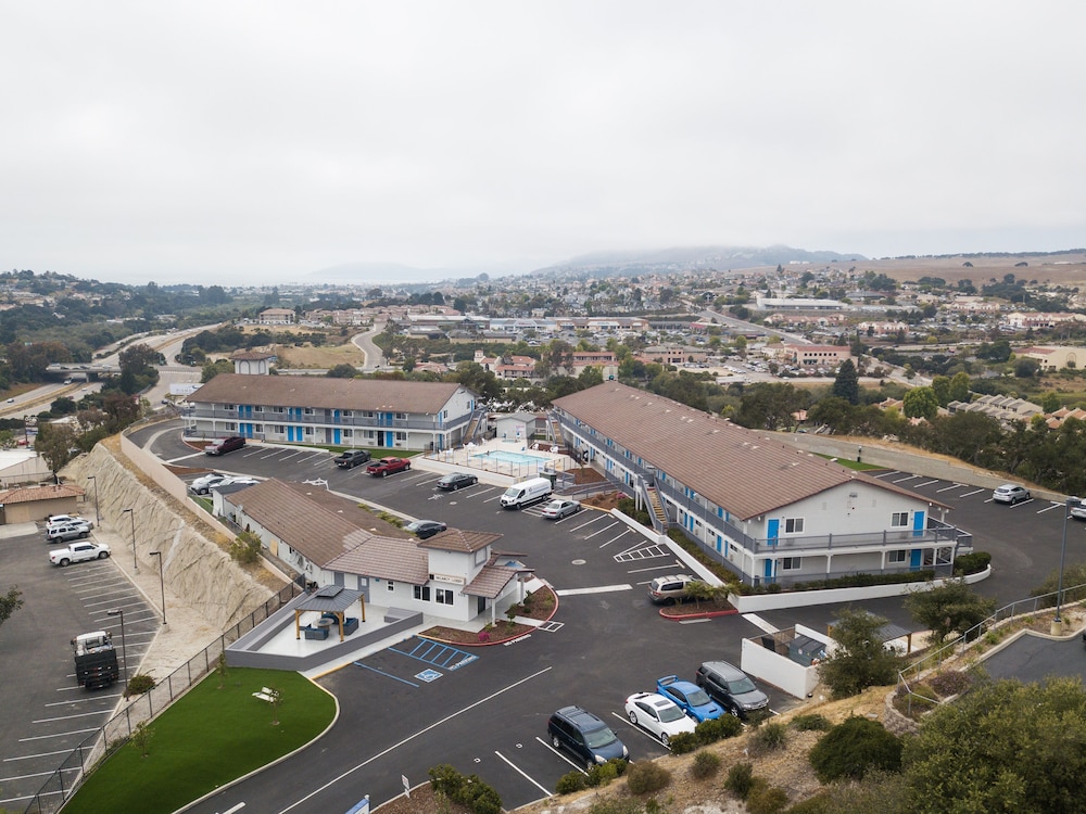 Days Inn by Wyndham Arroyo Grande/Pismo Beach 10/62