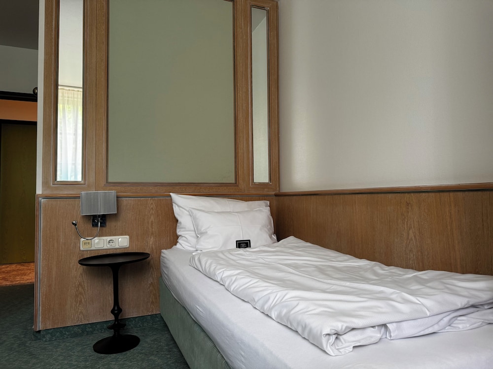 STANDARD, SINGLE, SINGLE BED