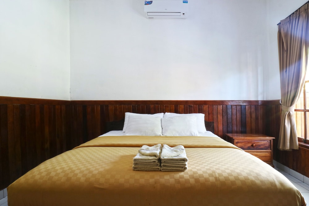 Puri Nusa Beach Hotel 12/32