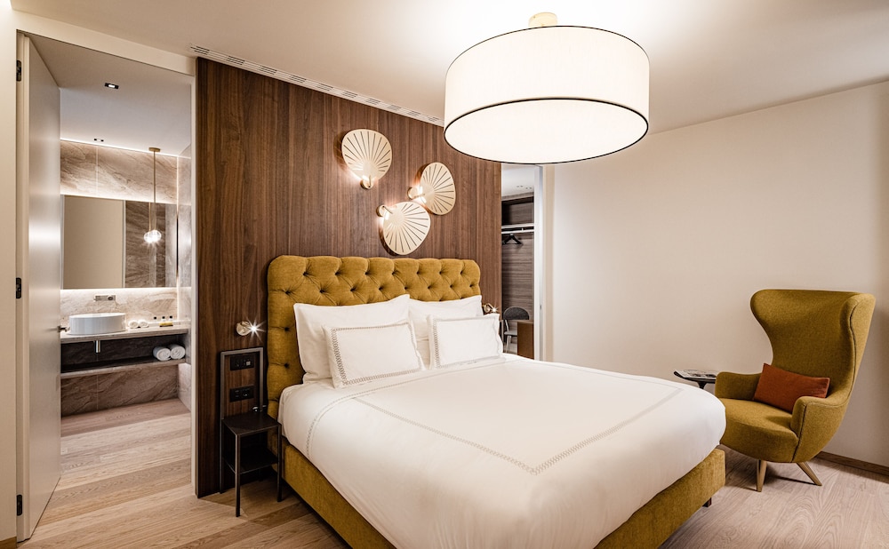 Iconic, Penthouse Suite, 2 King Beds