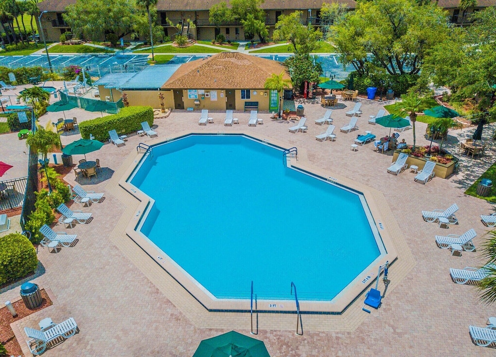 Lehigh Resort Club 40/44