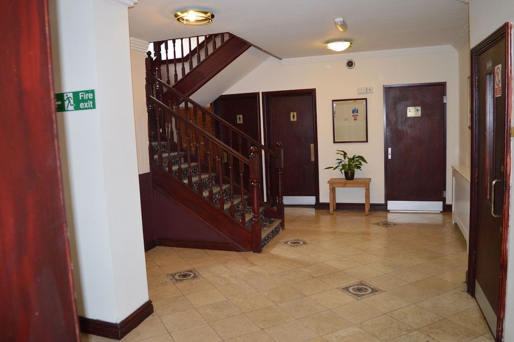 The Globe Hotel 13/37