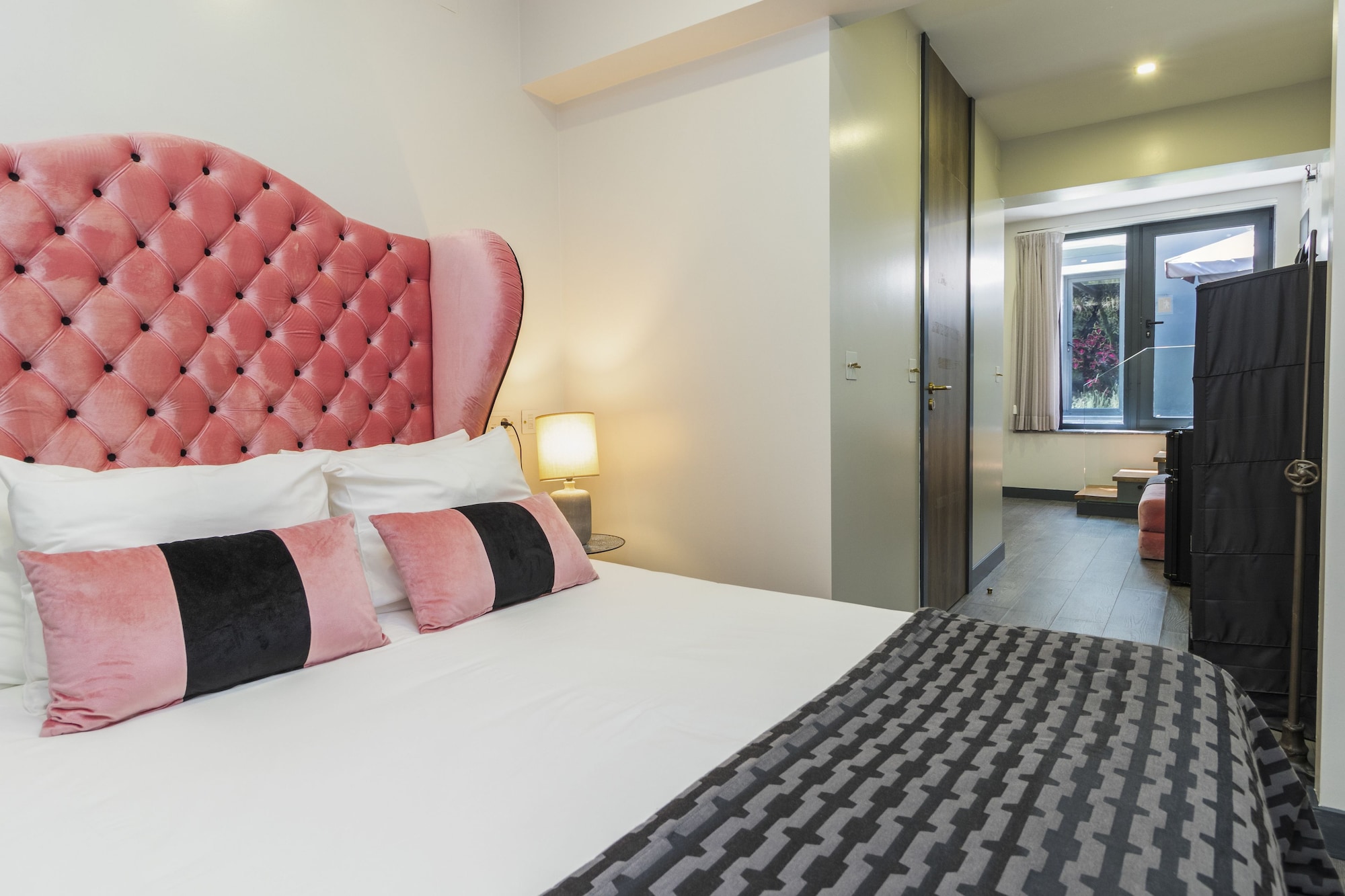 2 BEDROOMS, APARTMENT