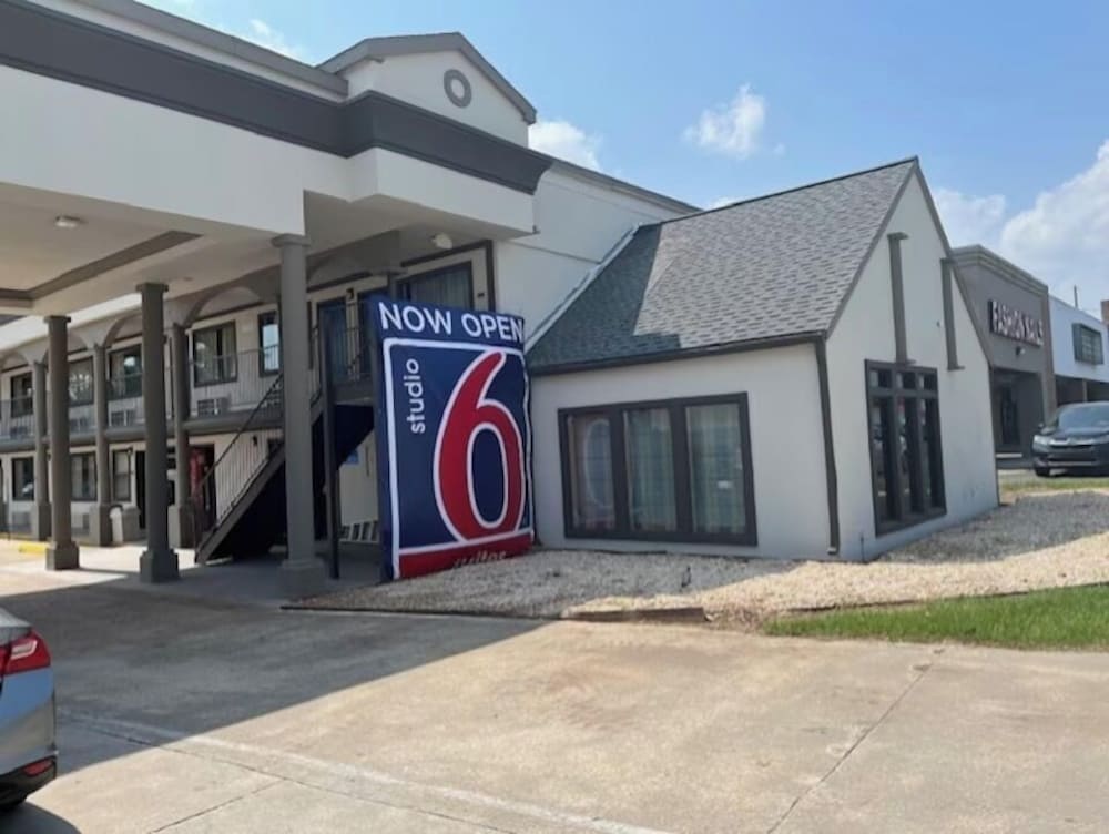 Studio6 Suites Opelousas, LA 41/55