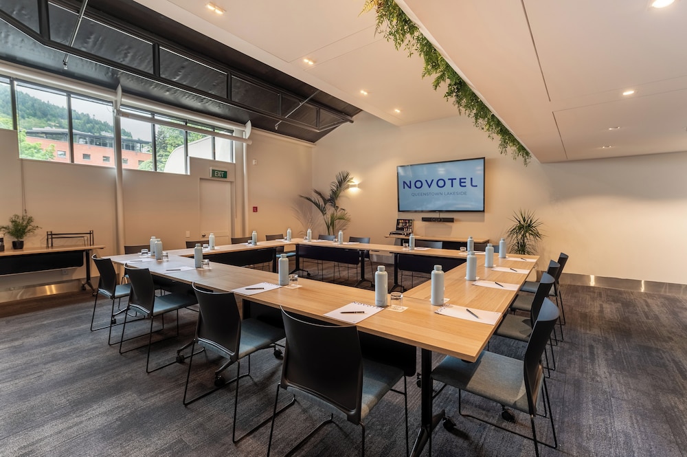 NOVOTEL QUEENSTOWN LAKESIDE 40/50
