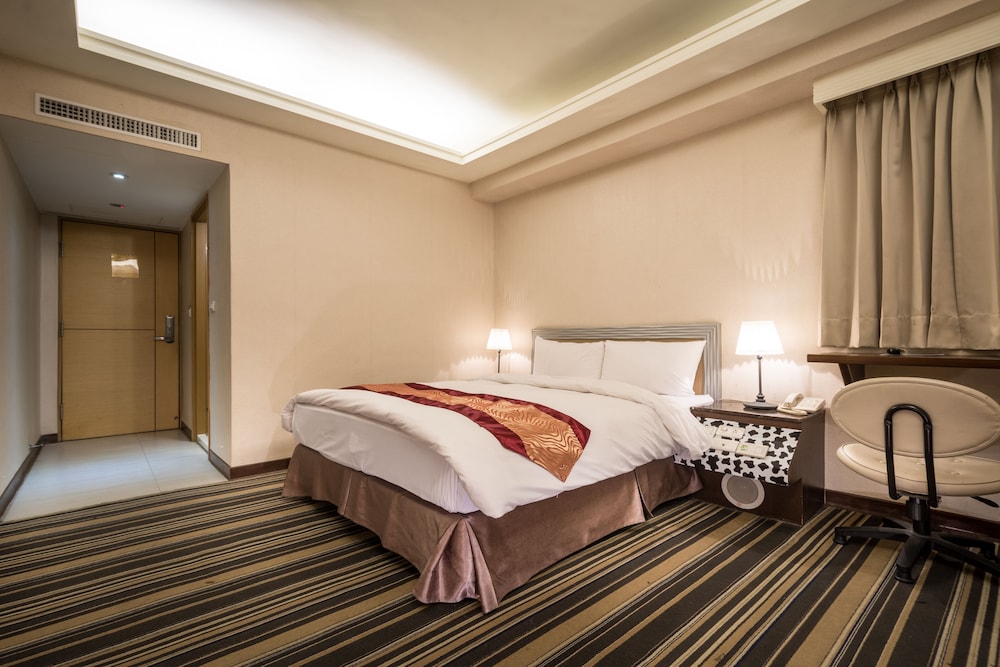 DELUXE, DOUBLE BED