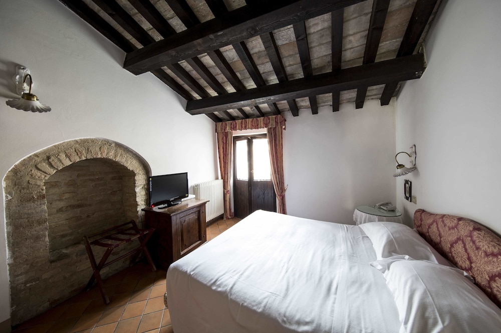 Castello Di Montegridolfo Spa Resort 36/89