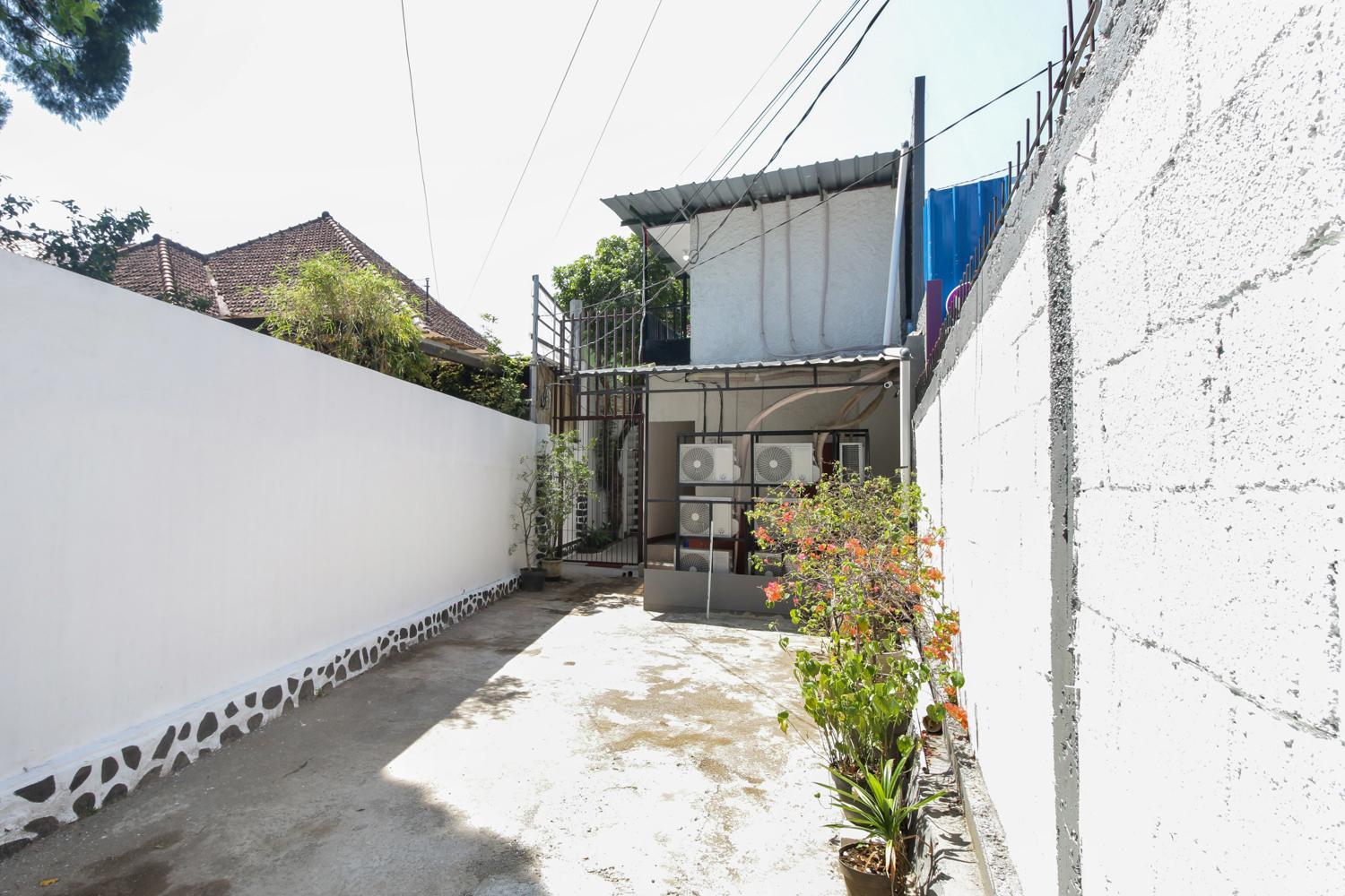 RedDoorz near Riau Junction Mall 2 11/19