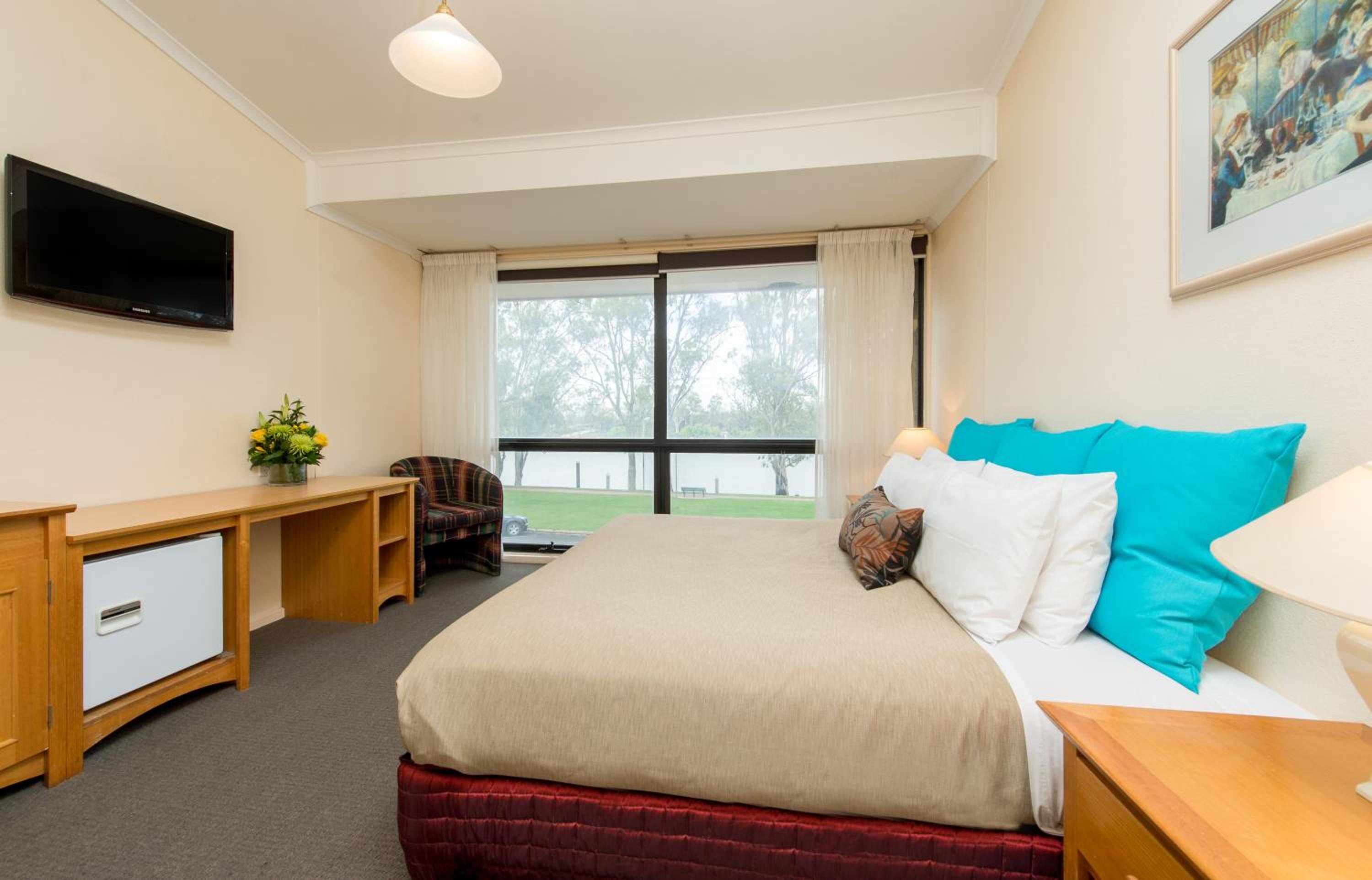 Room, Water View