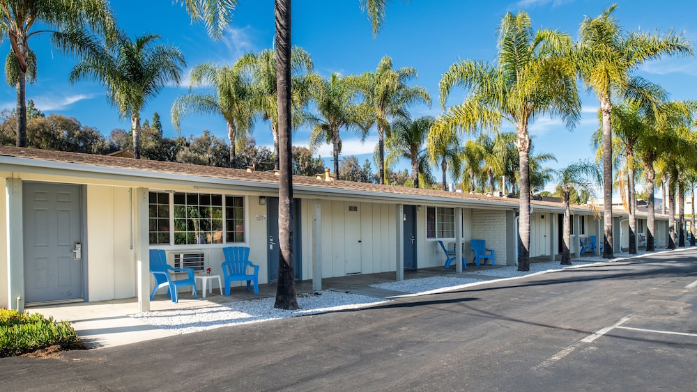 Fallbrook Country Inn 15/65