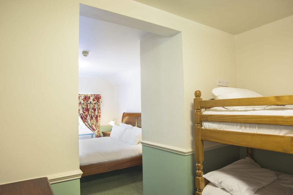 Newby Bridge Hotel 13/60
