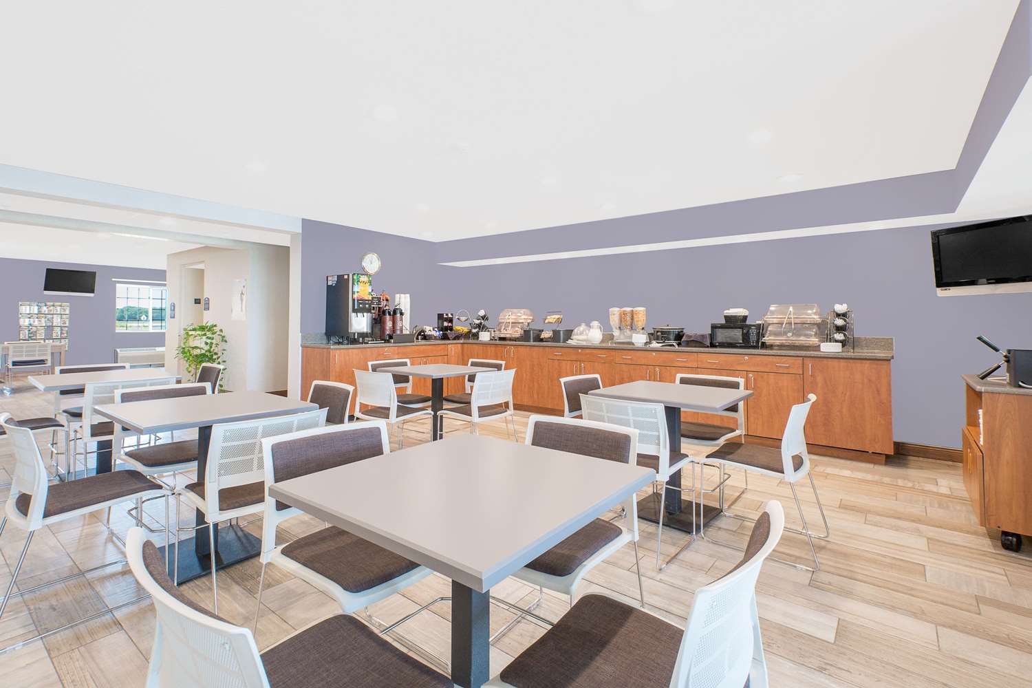 Microtel Inn Suites Ames 31/38