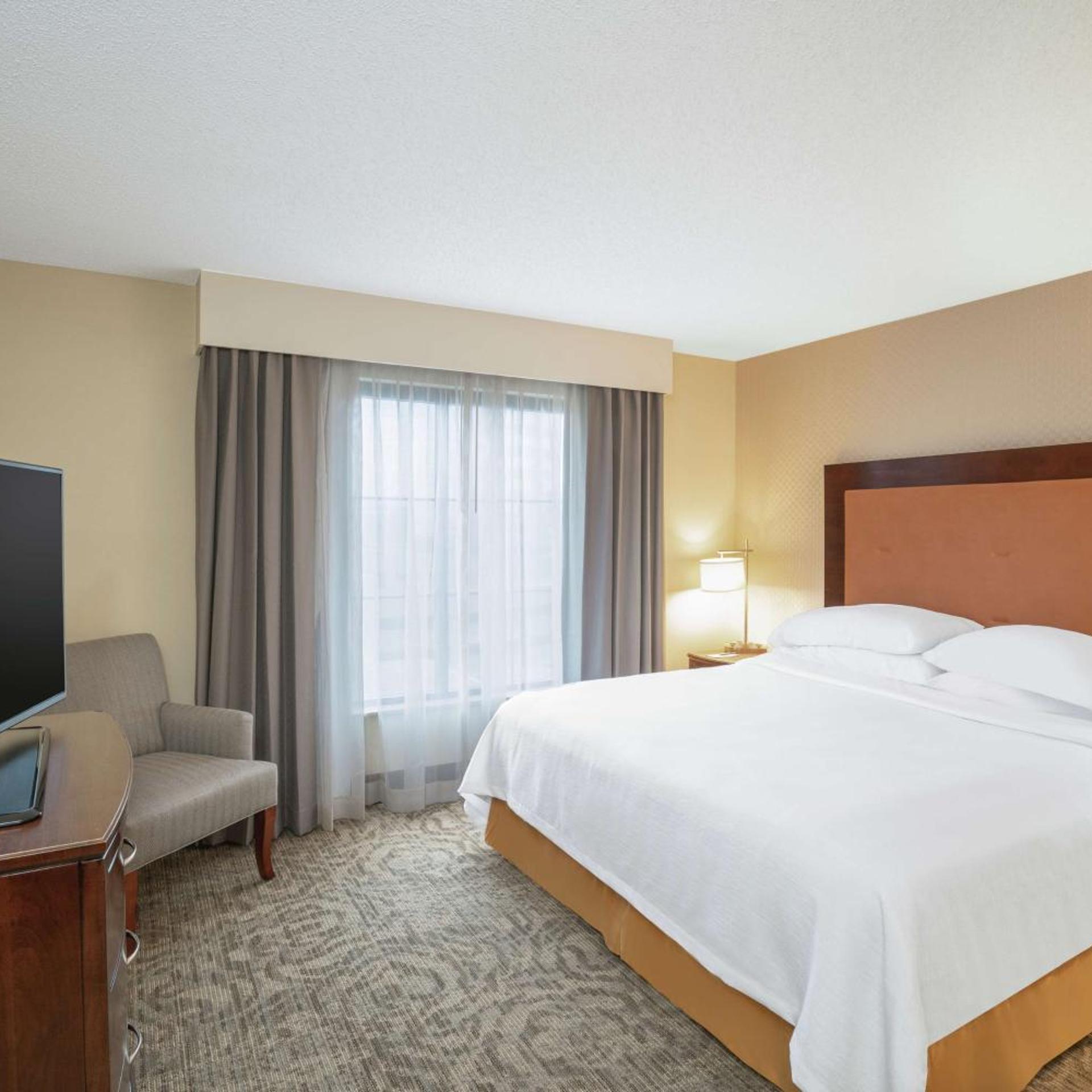 ROOM, KING BED, ACCESSIBLE