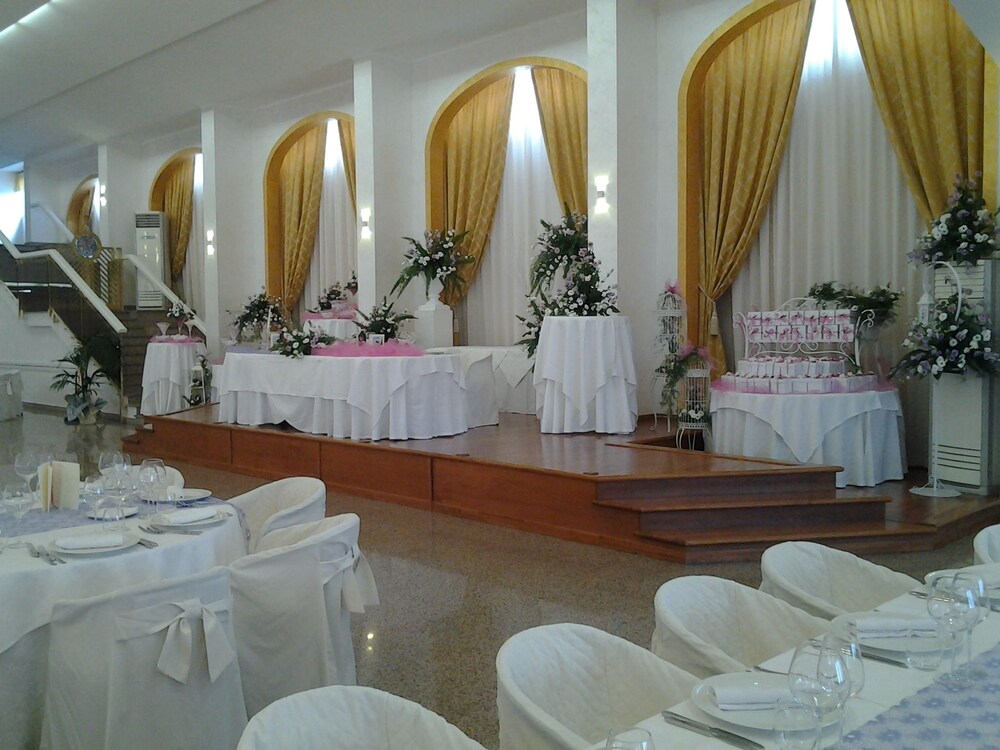 Kiris Hotel 12/23
