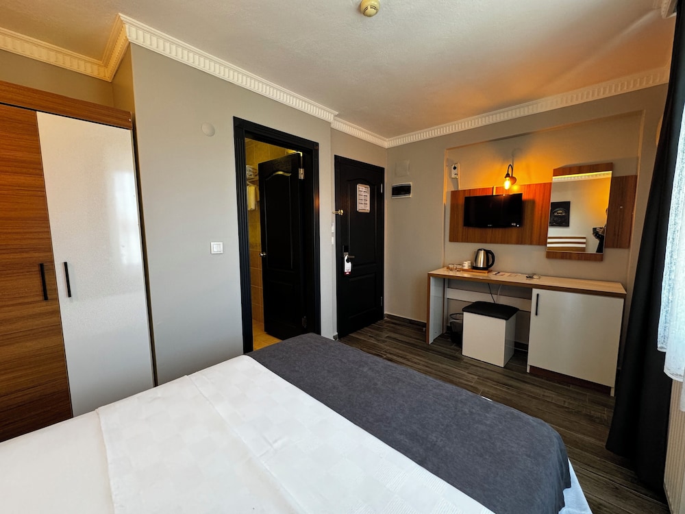 Lopera Beach Hotel 17/50