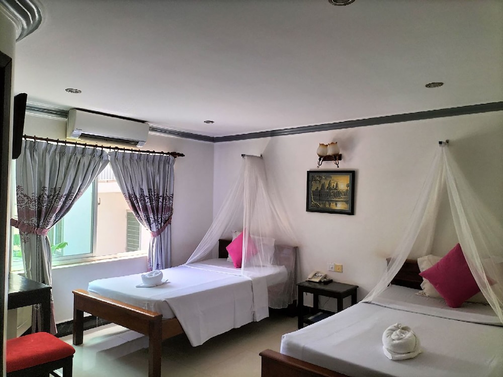 Parent Heritage Angkor Villa 12/56