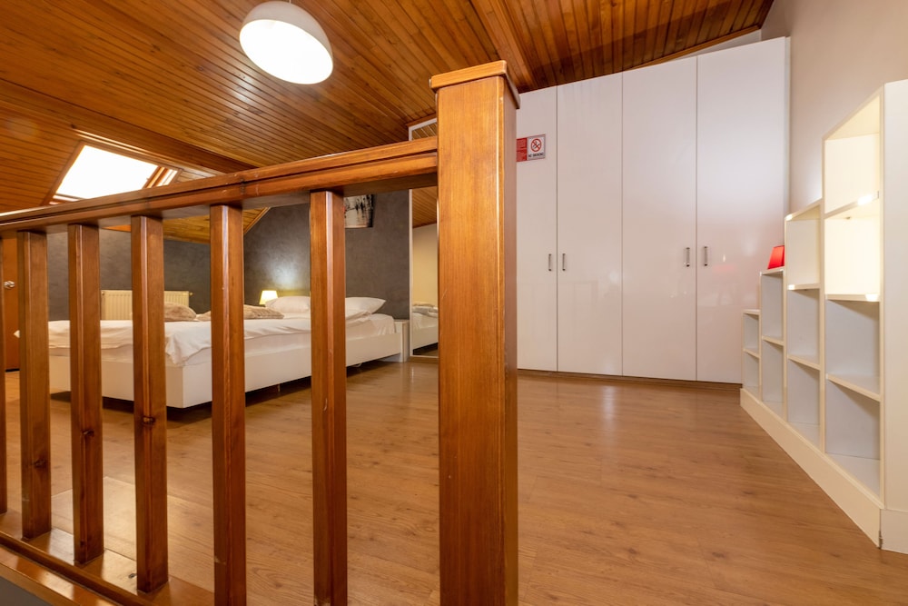 Opera House Hotel 42/64