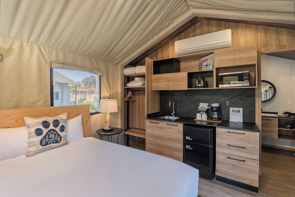 Luxury, Tent, 2 Trundle Beds, Queen Bed