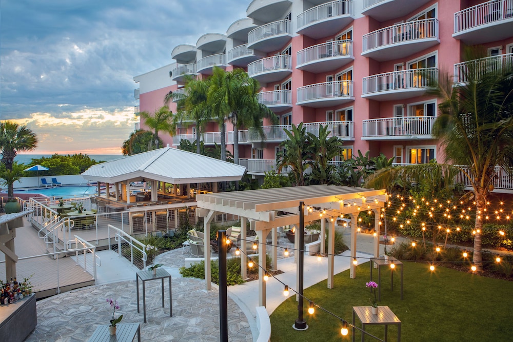 Beach House Suites By The Don Cesar 3/45