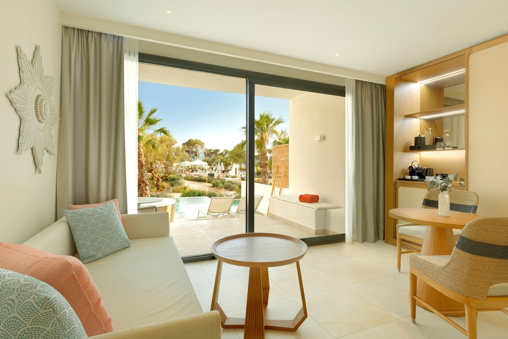 The Signature Level at TRS Ibiza Hotel 38/60