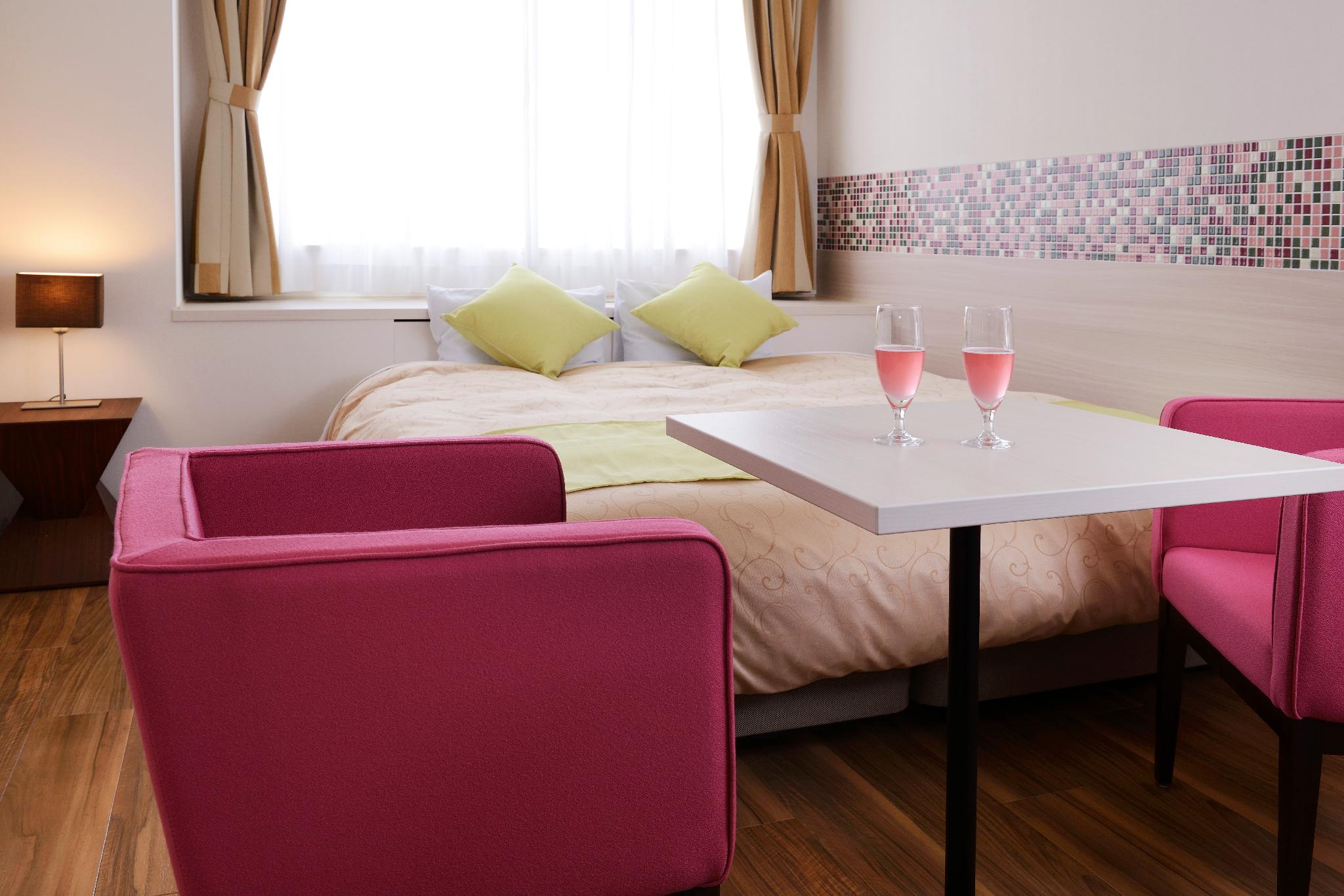 Western, King Bed, Night View, Comfort Floor