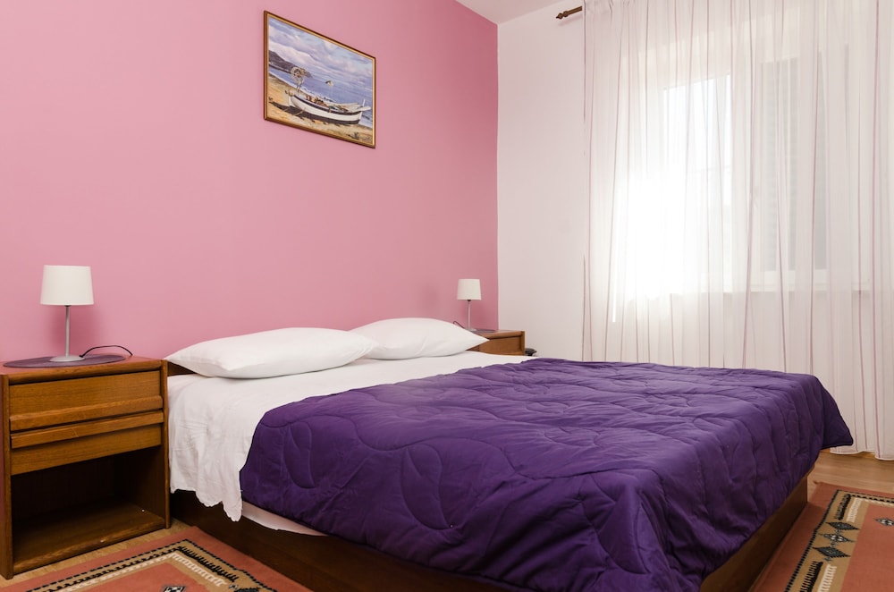 GUESTHOUSE MORETIC 14/40