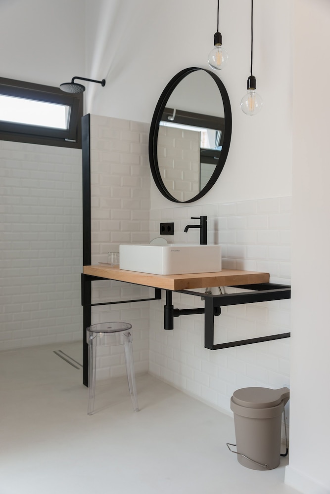 Sodium Hotel Boutique 49/50